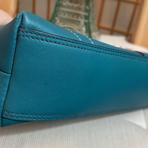 Coach Hamptons Demi Shoulder Bag - Picture 17 of 17